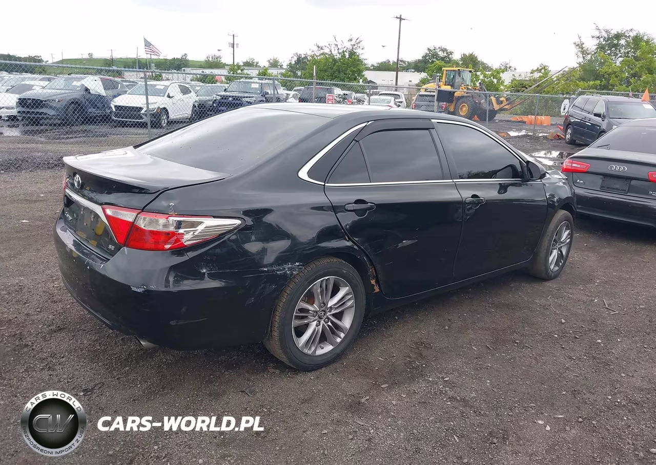 2015 Toyota Camry Se VIN:4T1BF1FK7FU051093 - 4