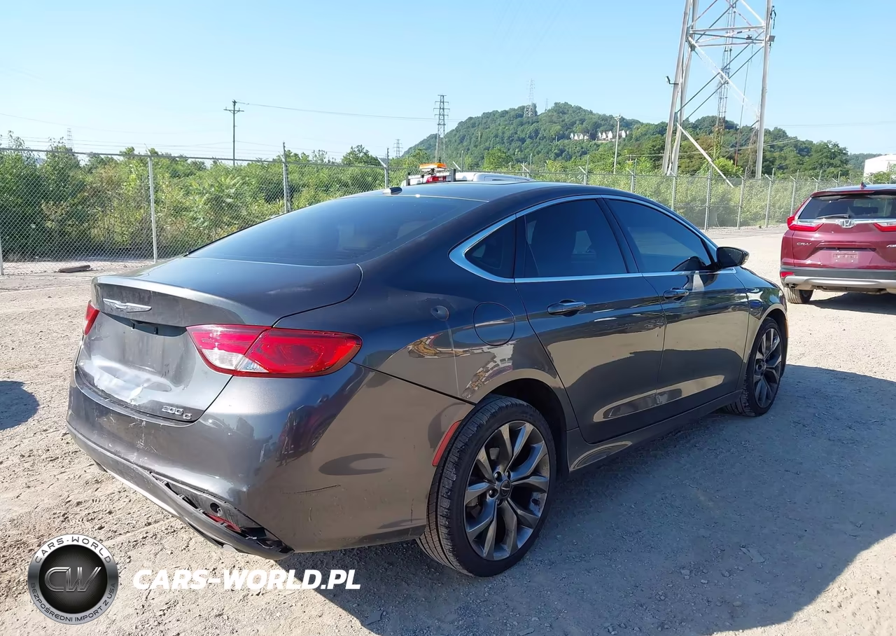 2015 Chrysler 200 C VIN:1C3CCCCG7FN665377 - 4