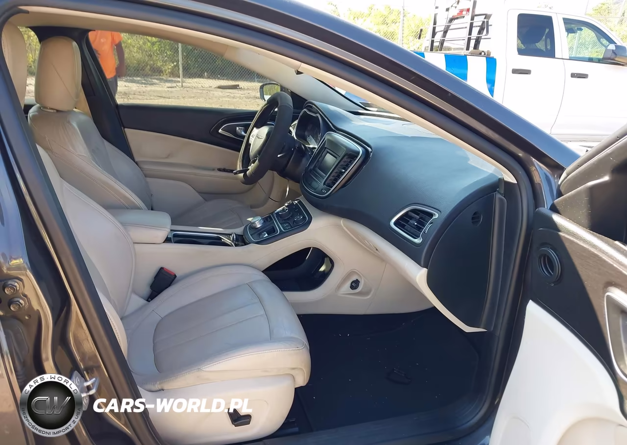 2015 Chrysler 200 C VIN:1C3CCCCG7FN665377 - 5