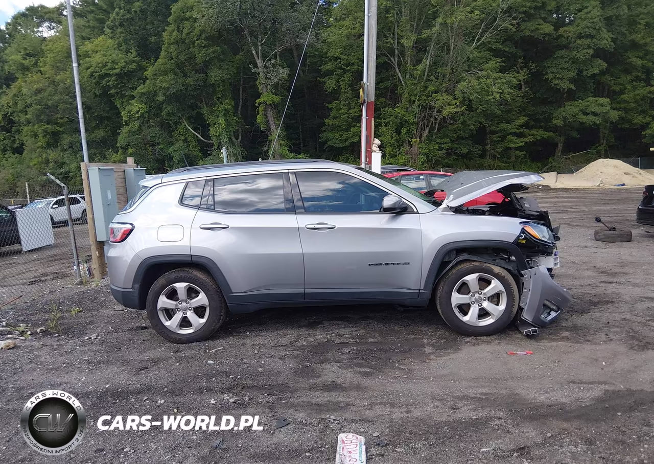2018 Jeep Compass Latitude 4X4 VIN:3C4NJDBB3JT397734 - 13
