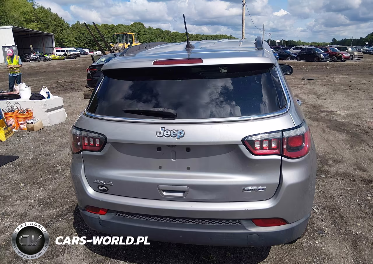 2018 Jeep Compass Latitude 4X4 VIN:3C4NJDBB3JT397734 - 16