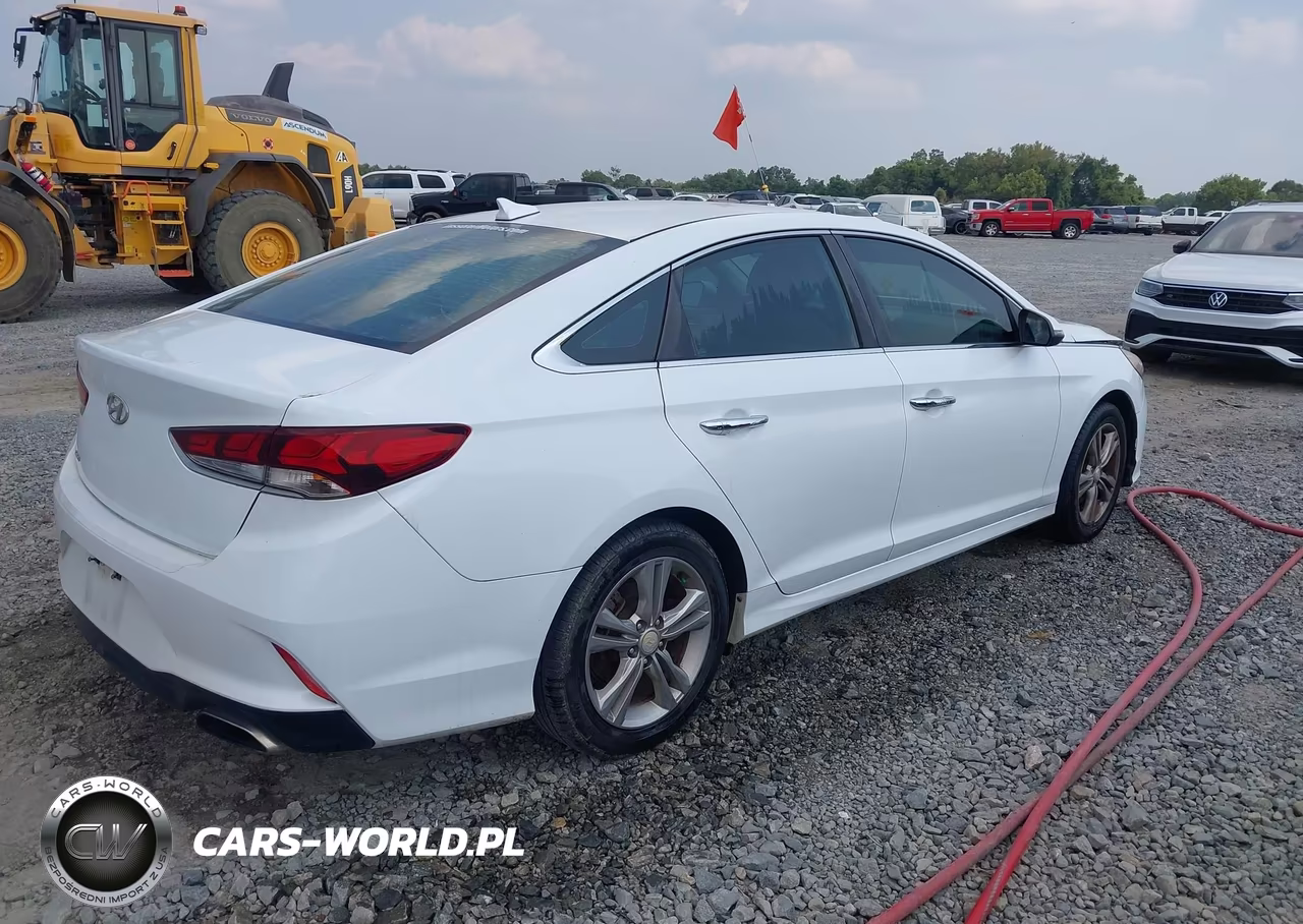2018 Hyundai Sonata Sel VIN:5NPE34AF4JH602296 - 4