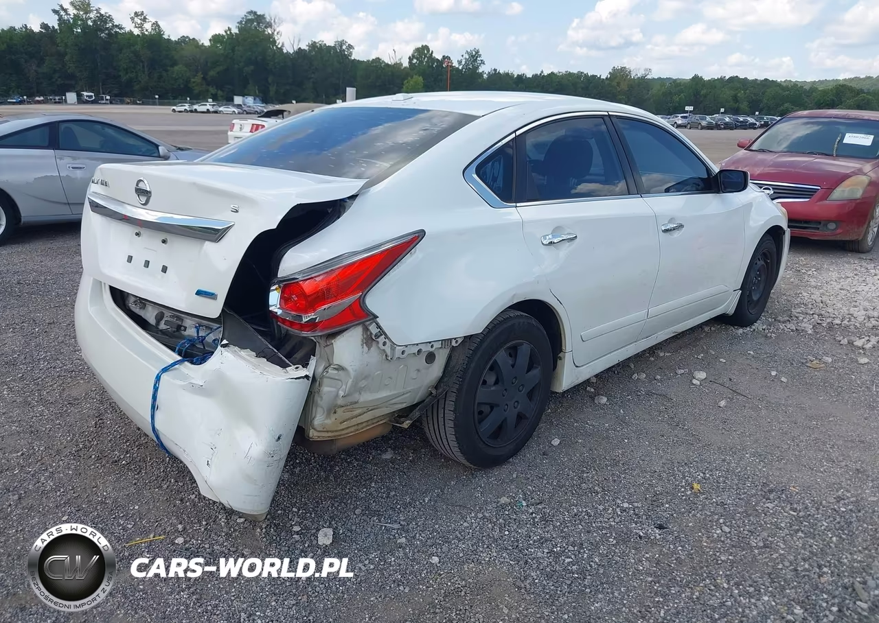 2014 Nissan Altima 2.5 S VIN:1N4AL3AP4EC902347 - 4