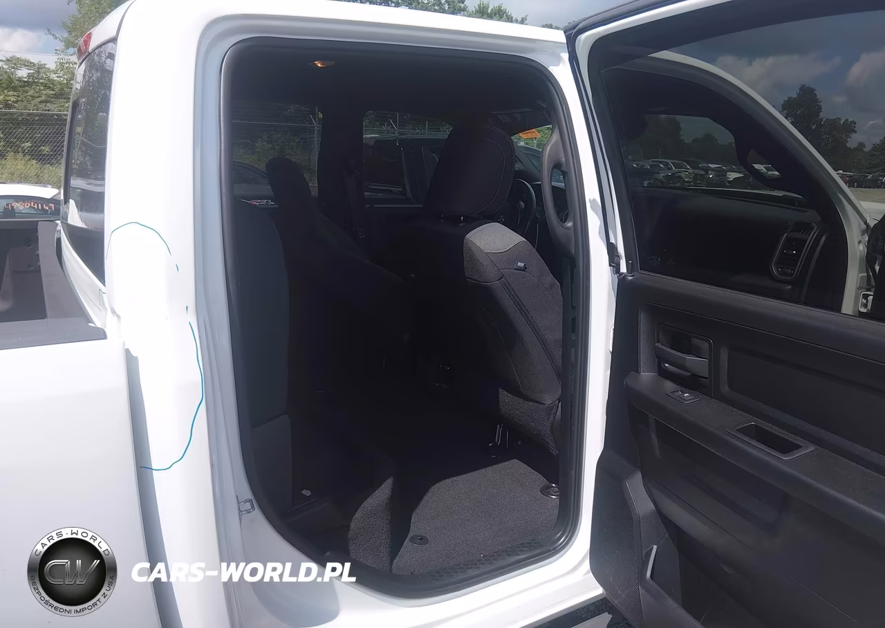 2022 Ram 3500 Tradesman 4X4 6'4 Box VIN:3C63R3CL1NG419981 - 8