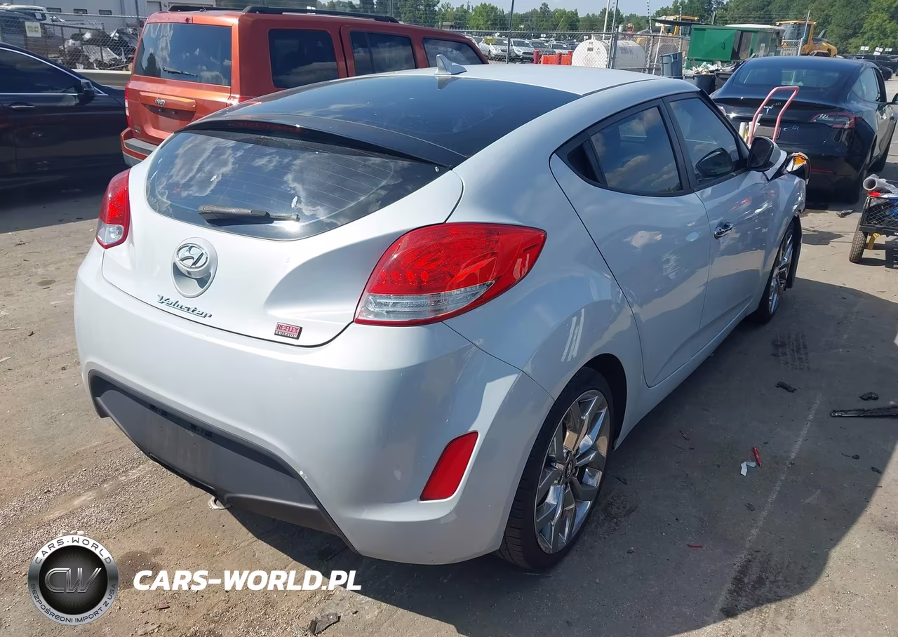 2015 Hyundai Veloster Flex VIN:KMHTC6AD2FU219242 - 4