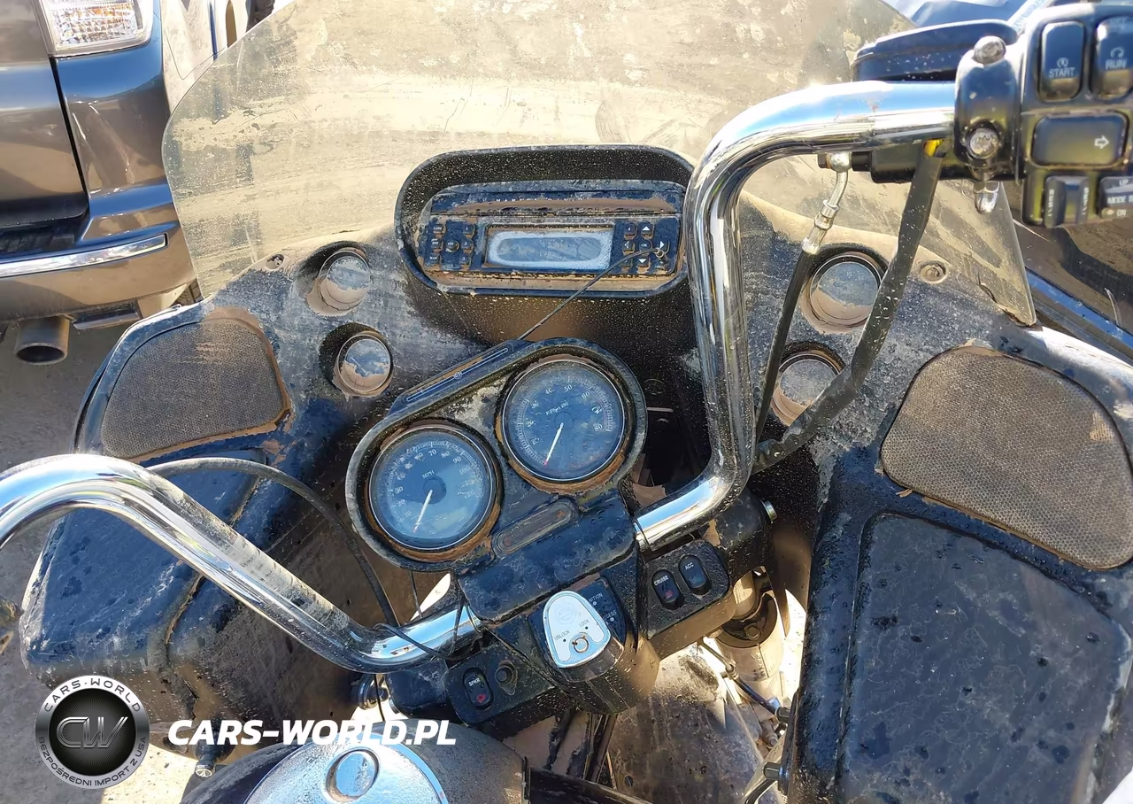 2011 Harley-Davidson Fltru VIN:1HD1KGM18BB665373 - 12