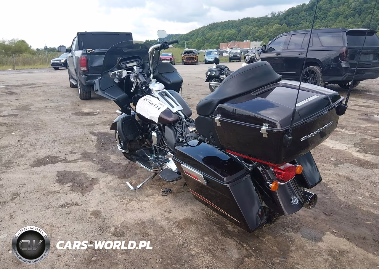 2011 Harley-Davidson Fltru VIN:1HD1KGM18BB665373 - 3