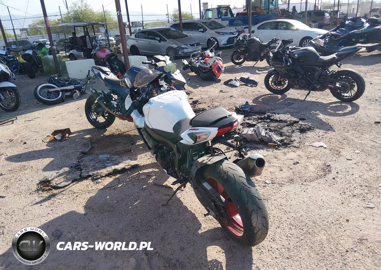 2024 Suzuki Gsx-R600 VIN:JS1GN7FAXR7100470 - 4