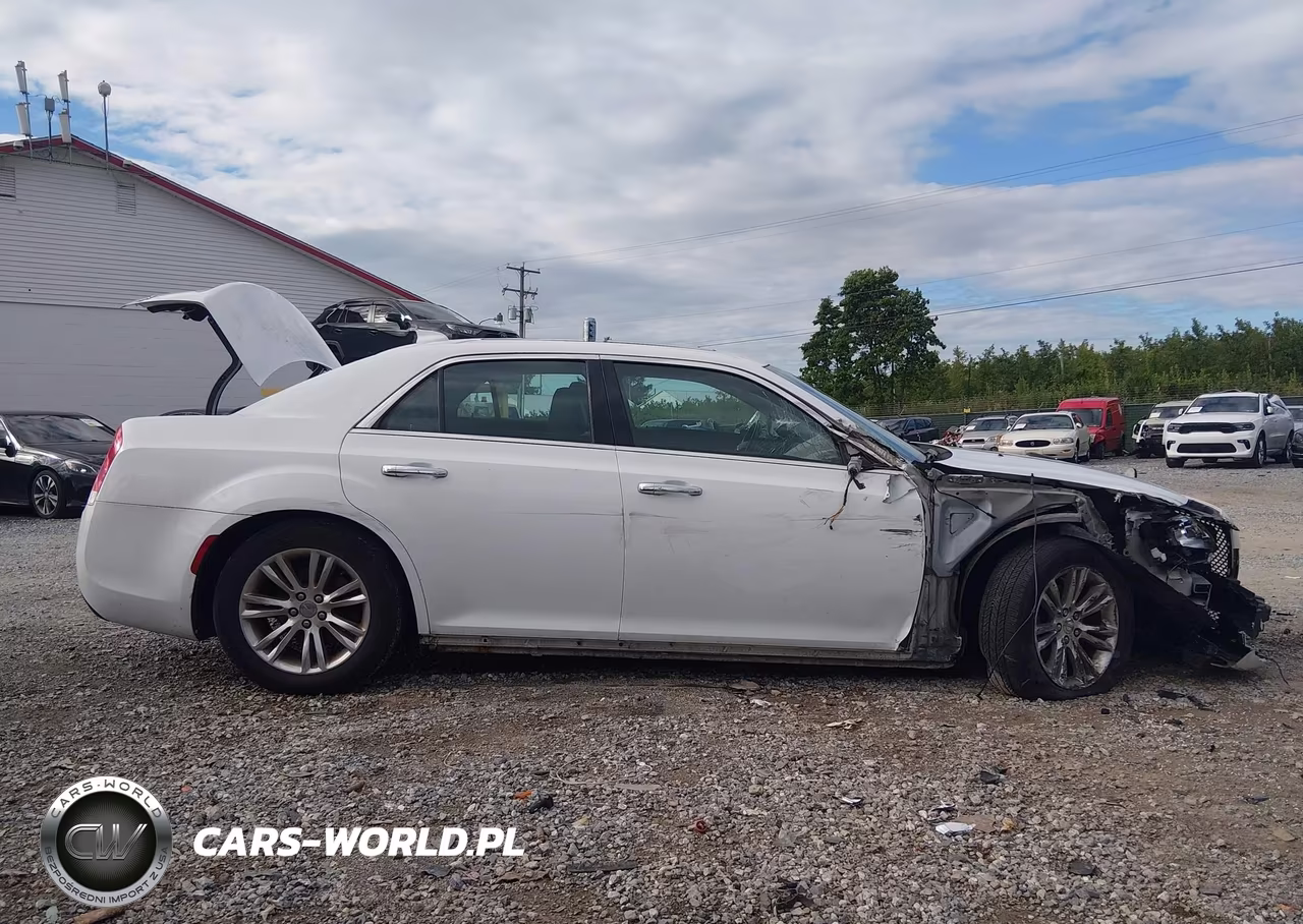 2016 Chrysler 300C VIN:2C3CCAEG9GH167449 - 13