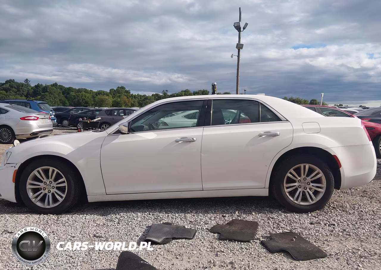 2016 Chrysler 300C VIN:2C3CCAEG9GH167449 - 14