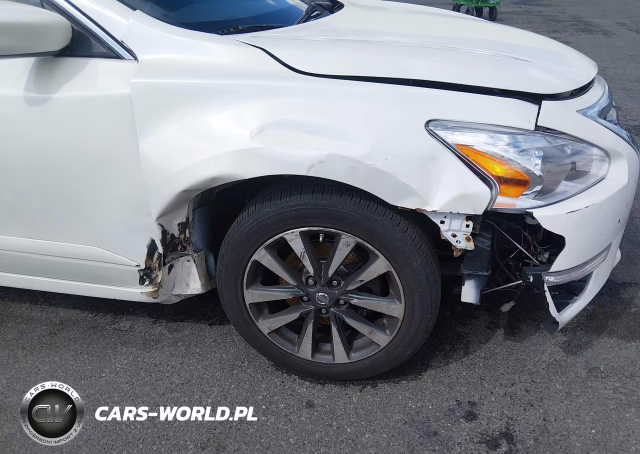 2015 Nissan Altima 2.5 S VIN:1N4AL3AP3FN879049 - 6