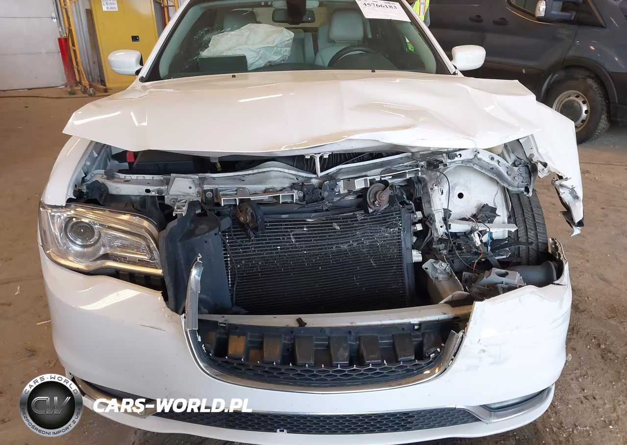 2018 Chrysler 300 Touring L Awd VIN:2C3CCARG7JH181898 - 6