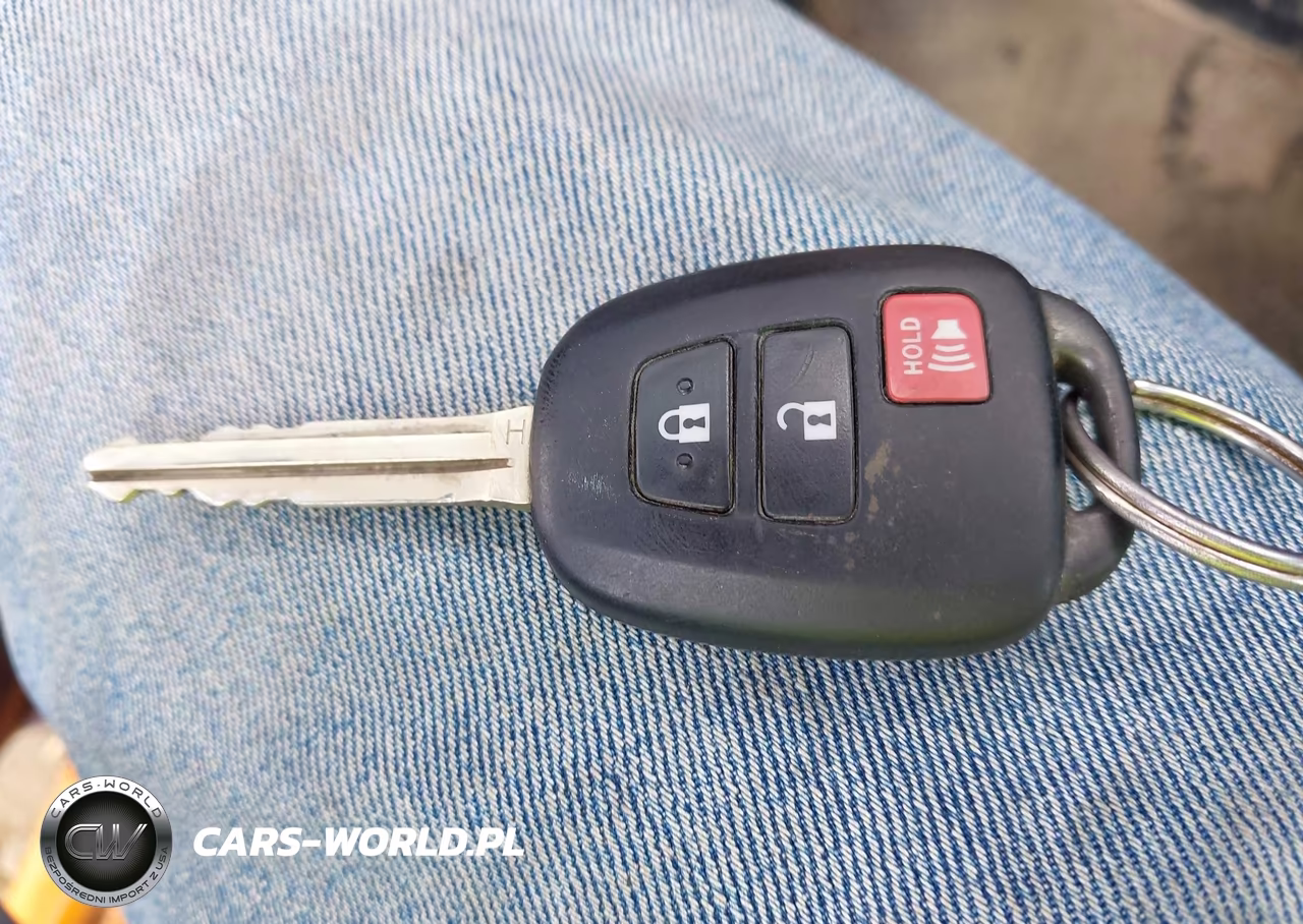 2015 Toyota Prius C Two VIN:JTDKDTB34F1093825 - 11