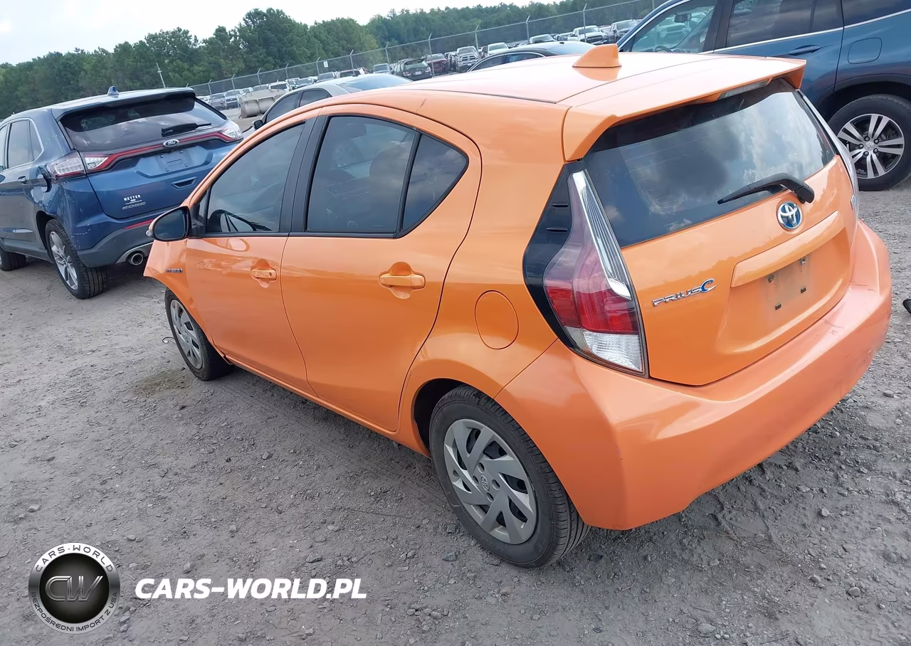 2015 Toyota Prius C Two VIN:JTDKDTB34F1093825 - 3