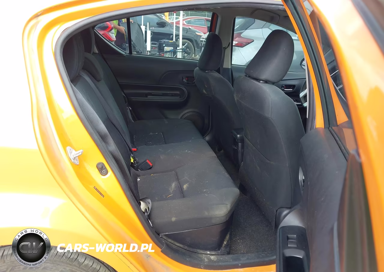 2015 Toyota Prius C Two VIN:JTDKDTB34F1093825 - 8