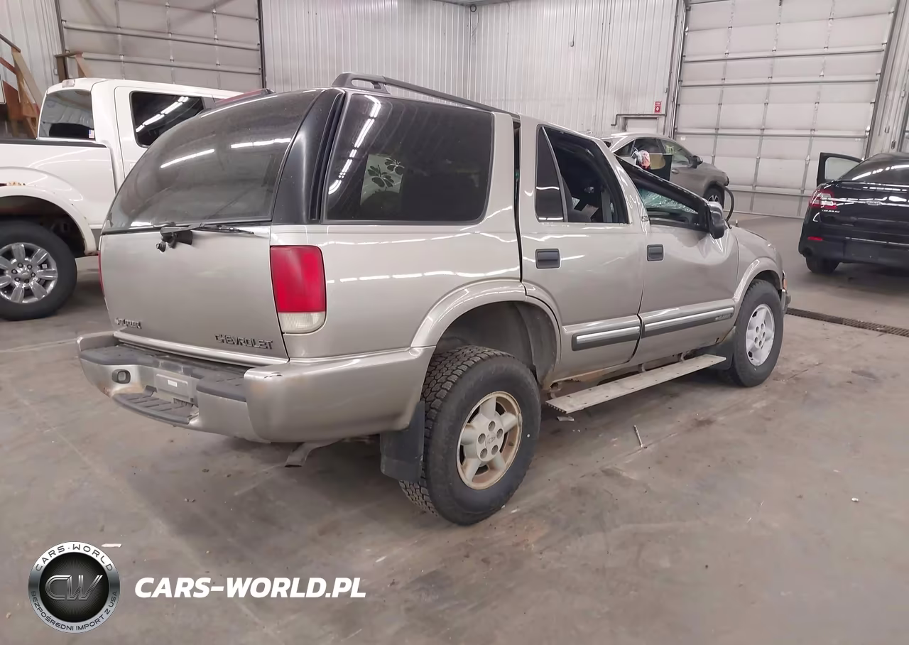 2001 Chevrolet Blazer Ls VIN:1GNDT13W31K185186 - 4