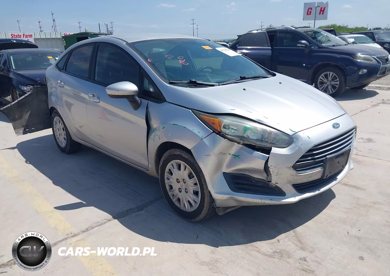 2015 Ford Fiesta S – zdjęcie 1 z 18