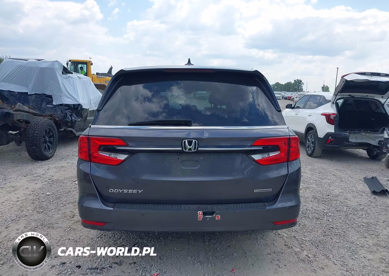2021 Honda Odyssey Touring VIN:5FNRL6H87MB036447 - 17