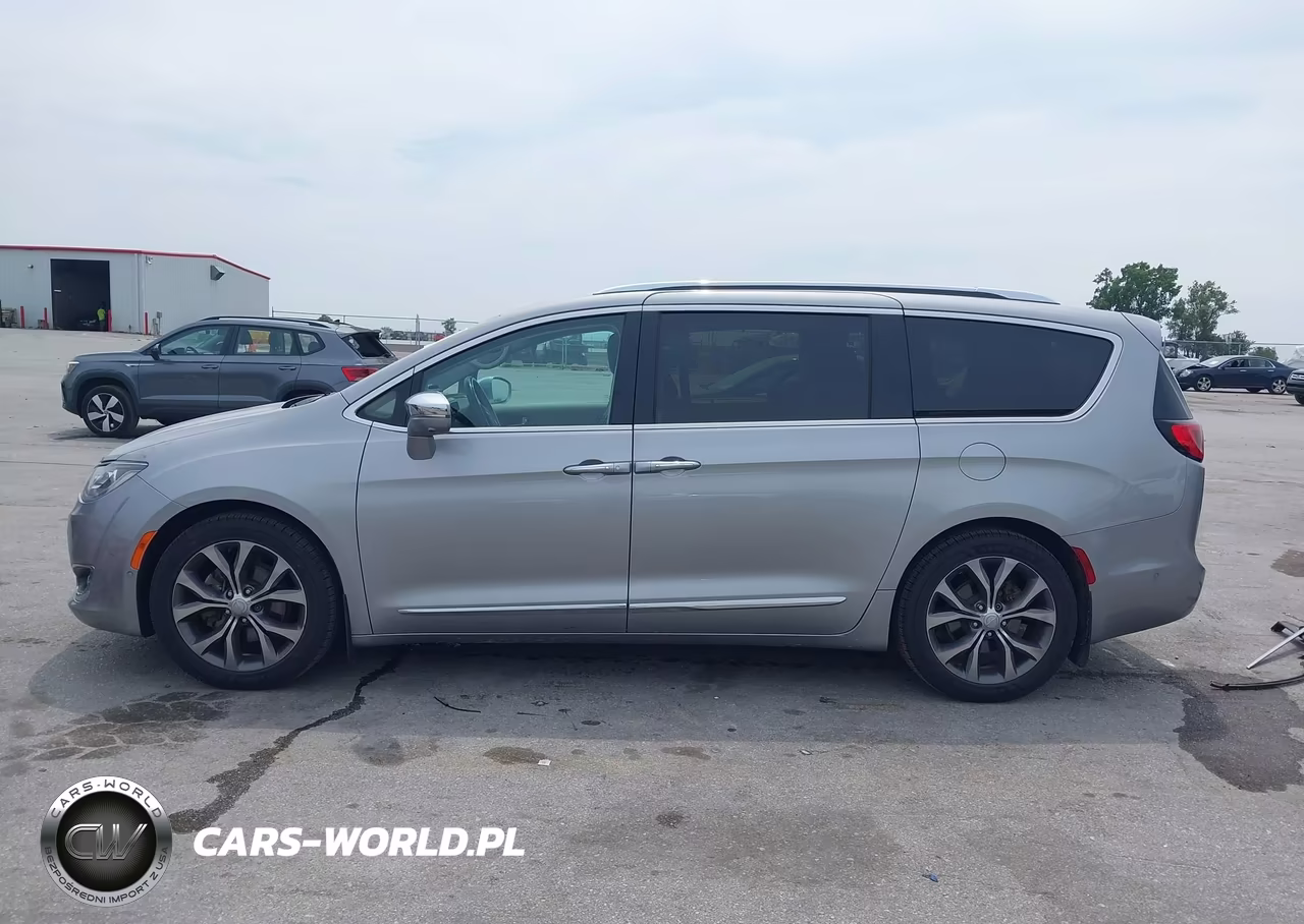 2017 Chrysler Pacifica Limited VIN:2C4RC1GG5HR812533 - 14