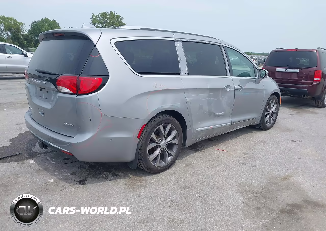 2017 Chrysler Pacifica Limited VIN:2C4RC1GG5HR812533 - 4