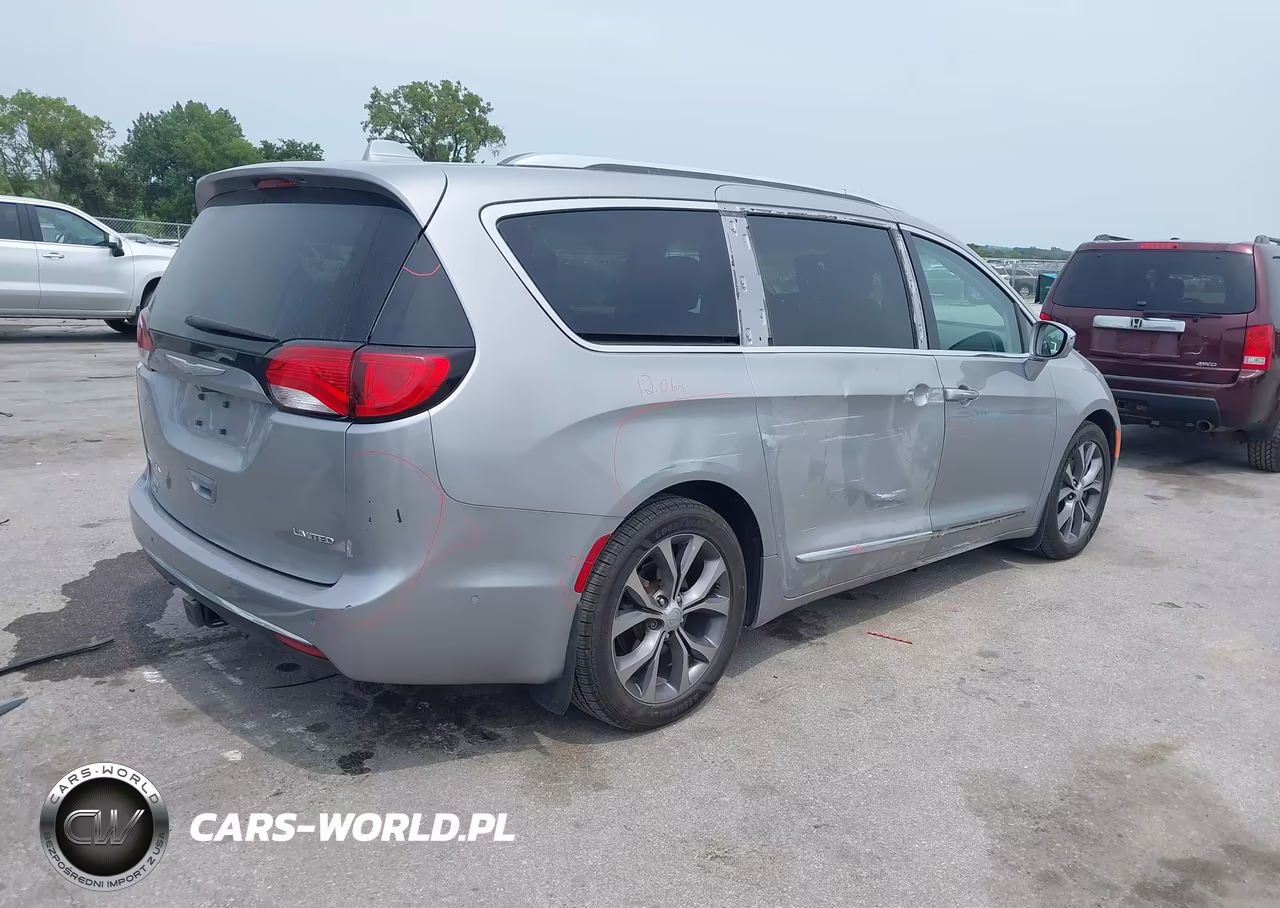 2017 Chrysler Pacifica Limited VIN:2C4RC1GG5HR812533 - 6