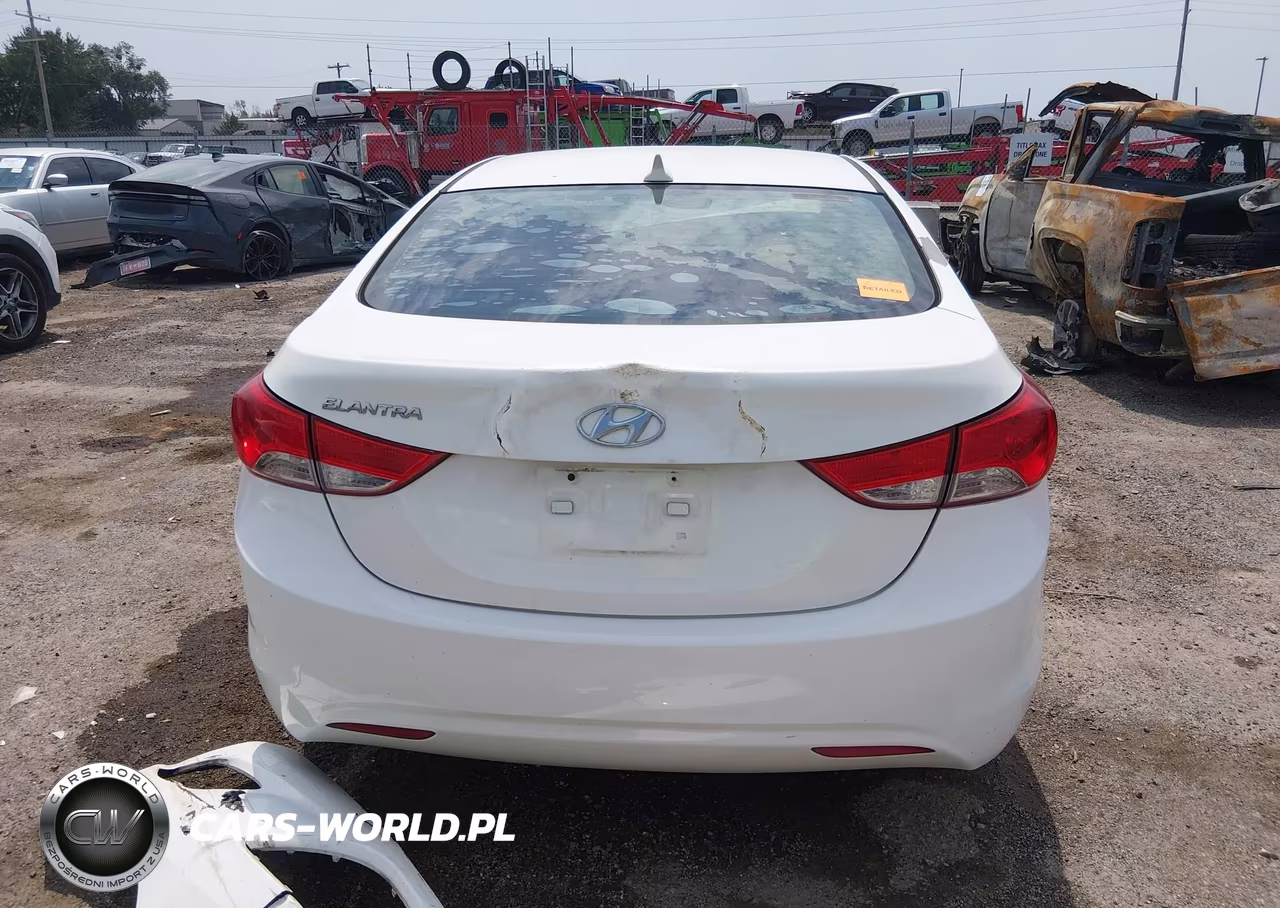 2013 Hyundai Elantra Gls VIN:5NPDH4AE5DH216818 - 16