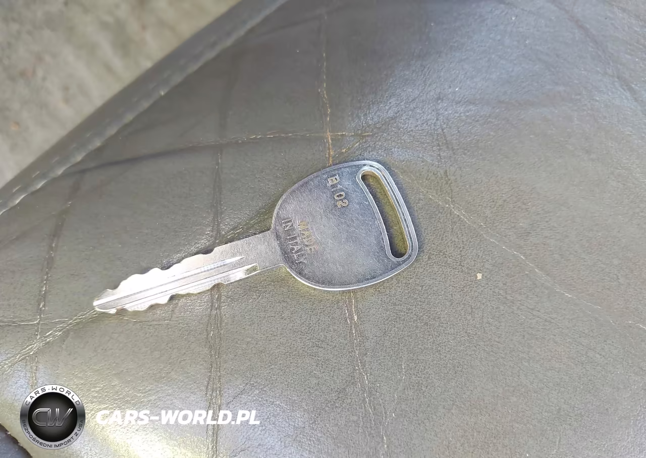 2003 Cadillac Escalade Standard VIN:1GYEC63T53R260152 - 11