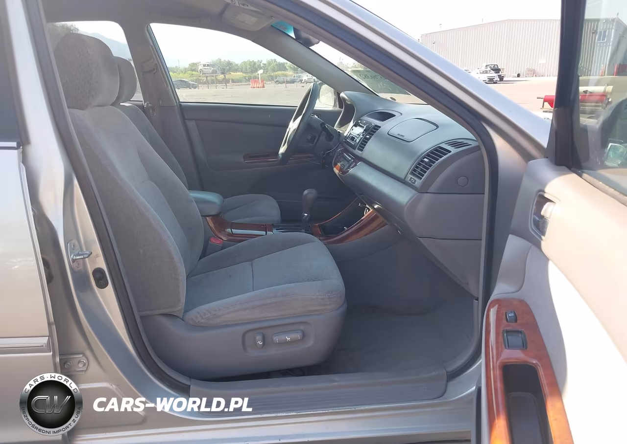 2004 Toyota Camry Xle VIN:4T1BE32K84U932936 - 5