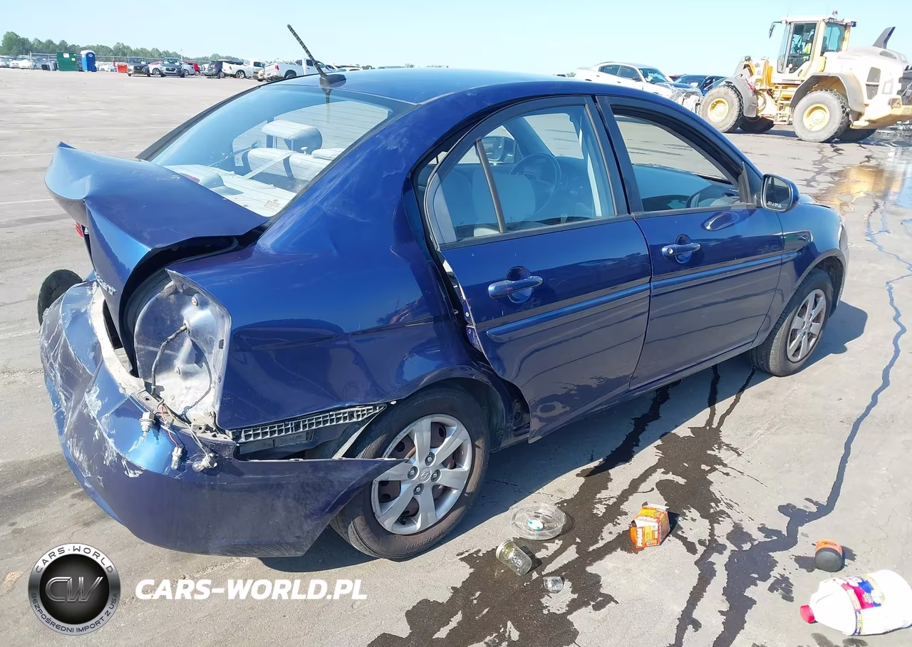 2010 Hyundai Accent Gls VIN:KMHCN4AC9AU419713 - 4