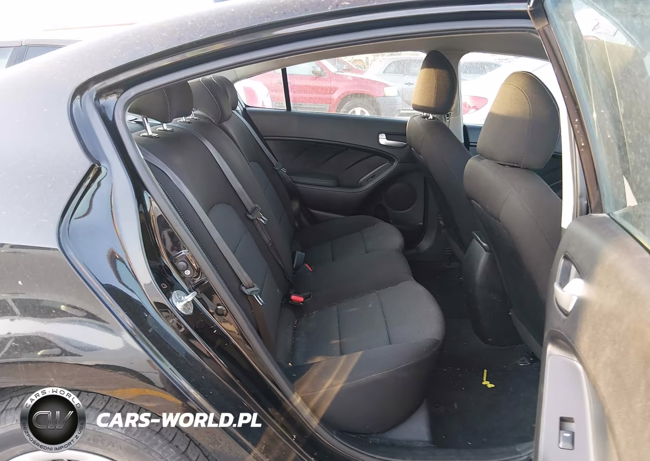 2018 Kia Forte Lx VIN:3KPFK4A74JE228339 - 8