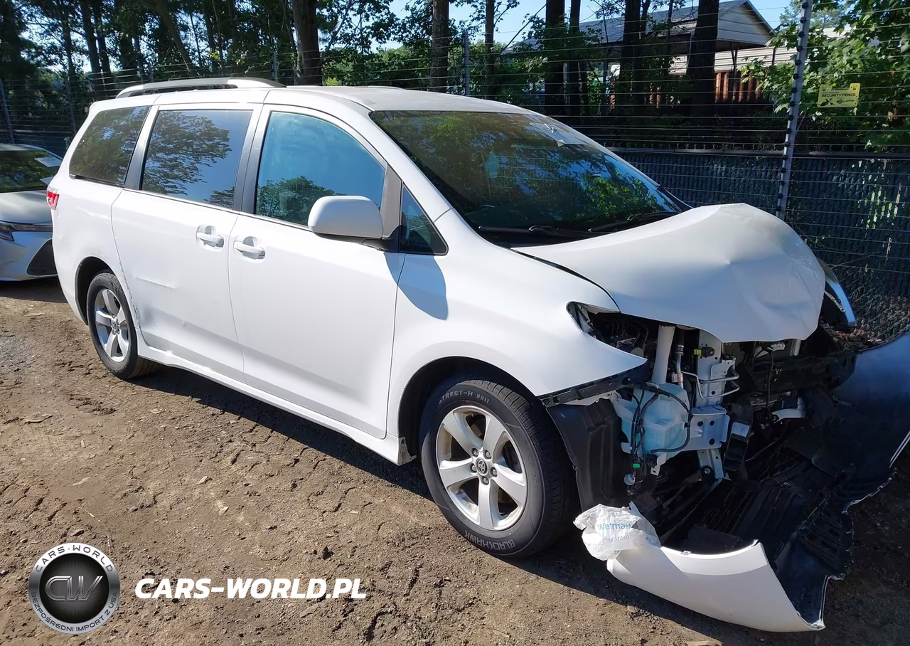 2020 Toyota Sienna Le