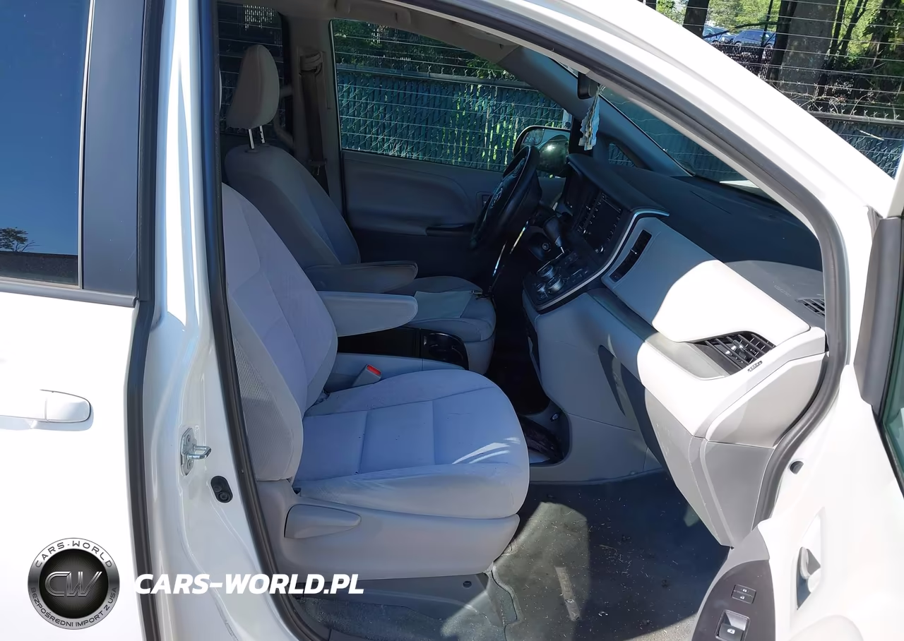 2020 Toyota Sienna Le VIN:5TDKZ3DC2LS068953 - 5