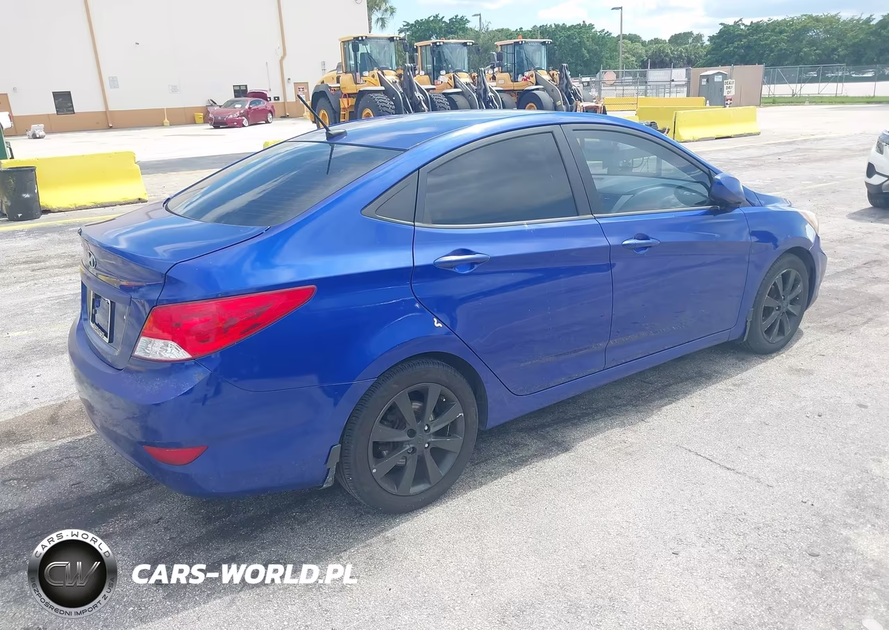 2012 Hyundai Accent Gls VIN:KMHCU4AE0CU247644 - 4