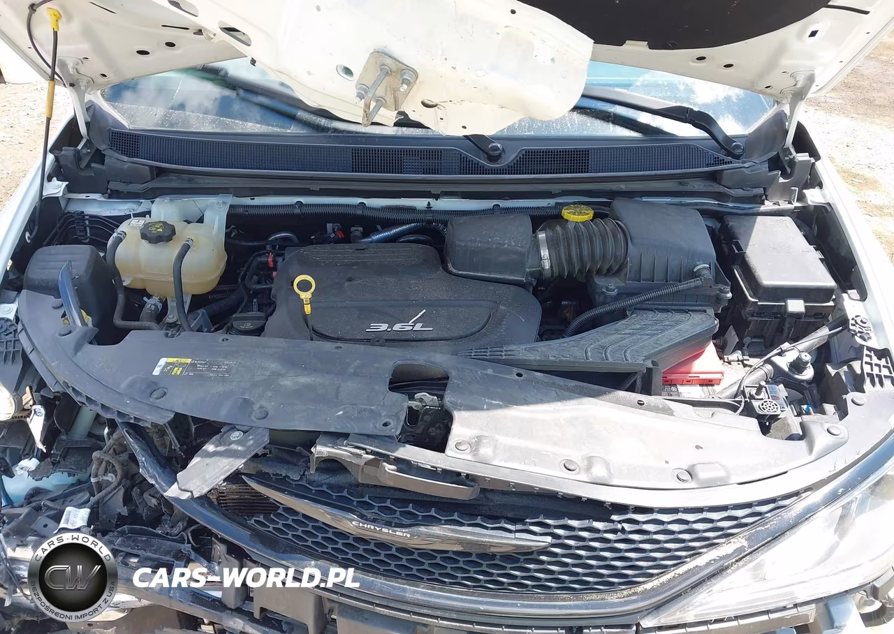 2018 Chrysler Pacifica Touring L VIN:2C4RC1BG3JR158693 - 10