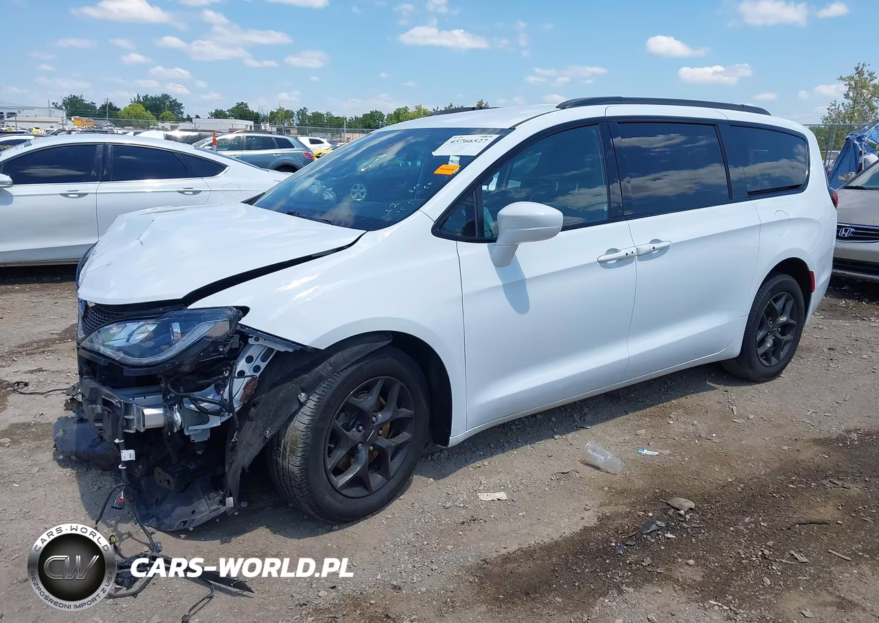2018 Chrysler Pacifica Touring L VIN:2C4RC1BG3JR158693 - 2