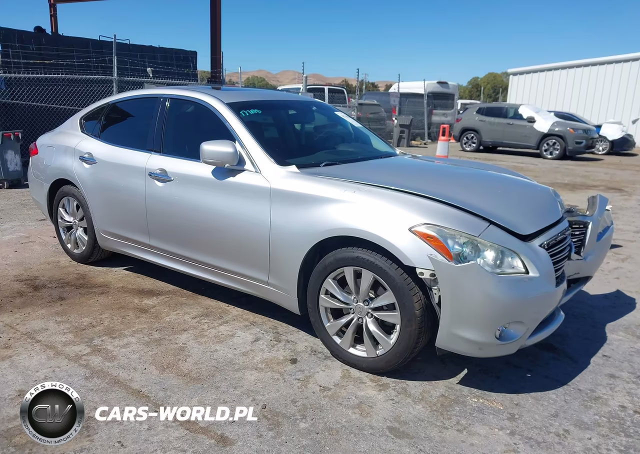2012 Infiniti M37