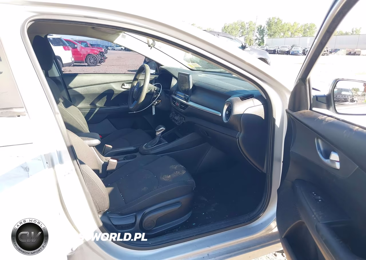 2019 Kia Forte Lxs VIN:3KPF24AD6KE102880 - 5