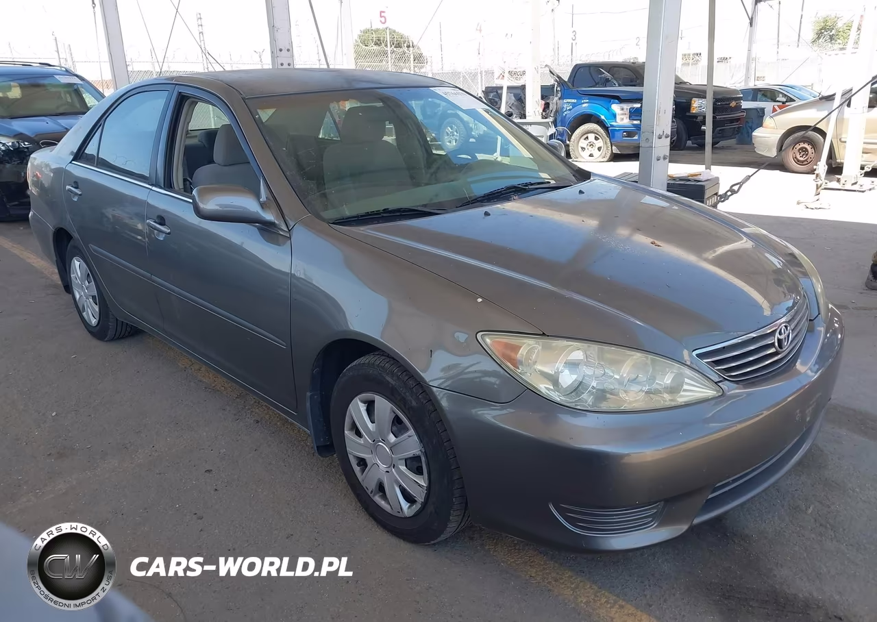 2005 Toyota Camry Le – zdjęcie 1 z 16