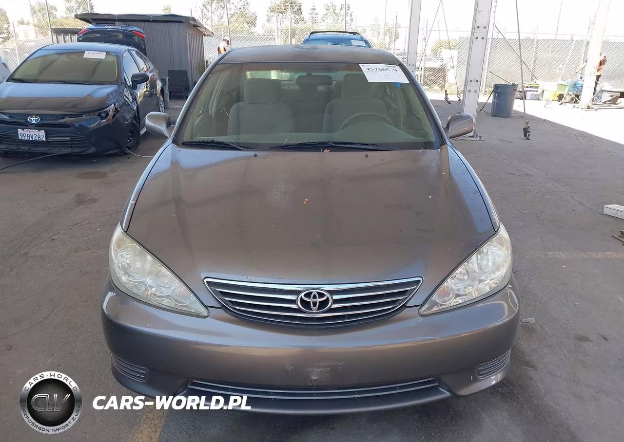 2005 Toyota Camry Le VIN:4T1BE32K15U559725 - 12