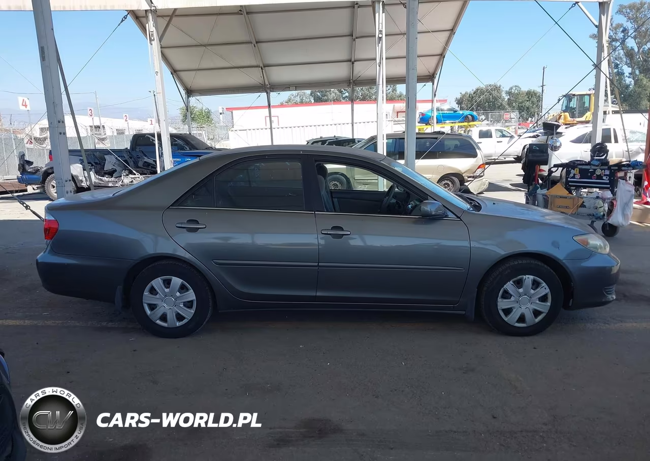 2005 Toyota Camry Le VIN:4T1BE32K15U559725 - 13