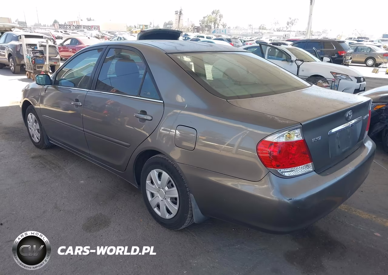 2005 Toyota Camry Le VIN:4T1BE32K15U559725 - 3