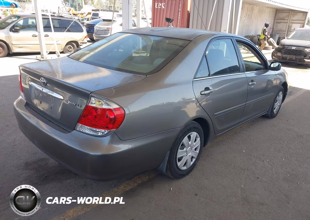 2005 Toyota Camry Le VIN:4T1BE32K15U559725 - 4