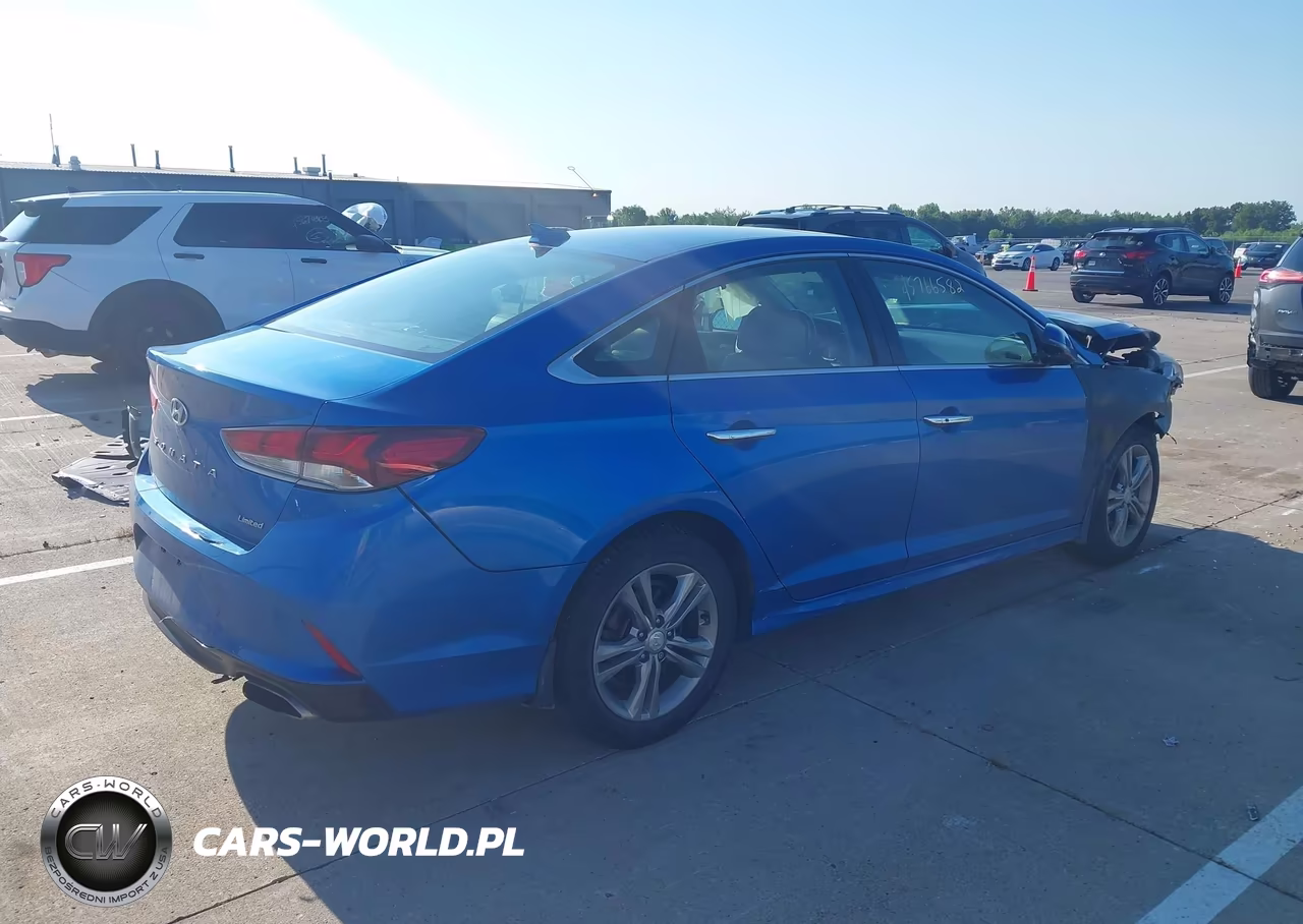 2018 Hyundai Sonata Sport VIN:5NPE34AF2JH608534 - 4