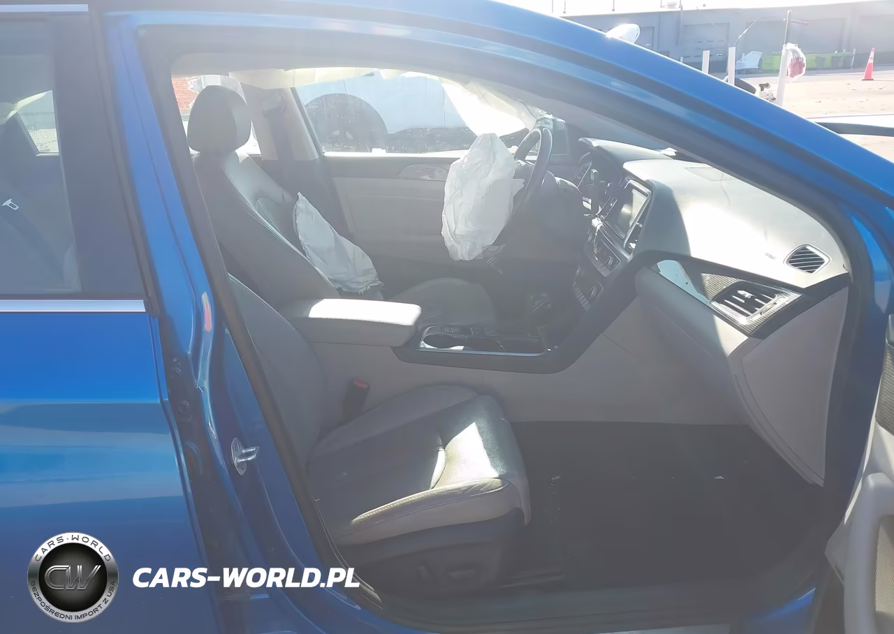 2018 Hyundai Sonata Sport VIN:5NPE34AF2JH608534 - 5