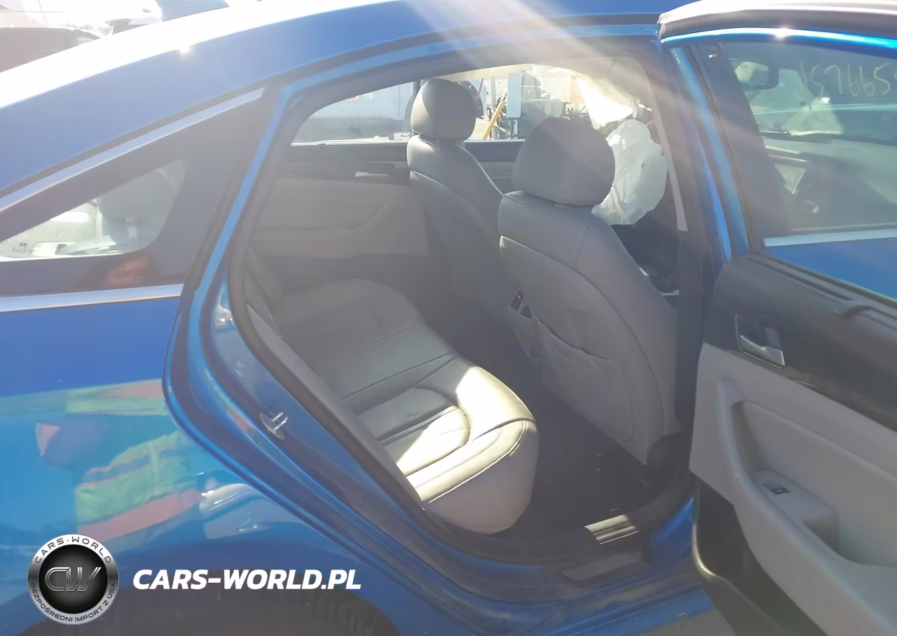 2018 Hyundai Sonata Sport VIN:5NPE34AF2JH608534 - 8