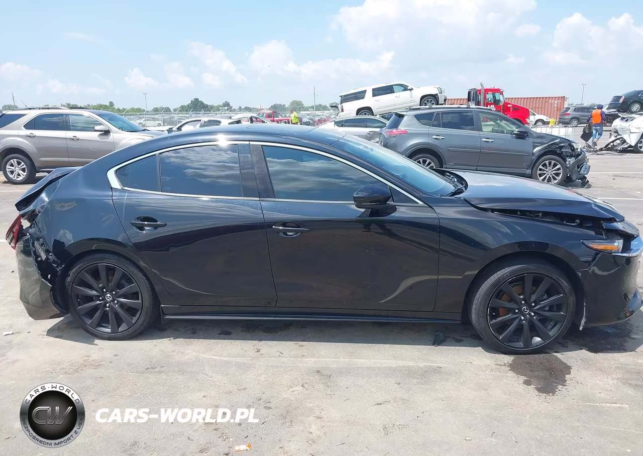 2020 Mazda Mazda3 Premium Package VIN:3MZBPBEMXLM125226 - 13