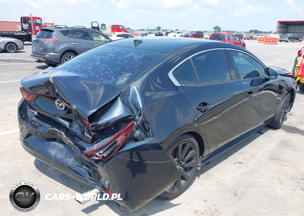 2020 Mazda Mazda3 Premium Package VIN:3MZBPBEMXLM125226 - 4