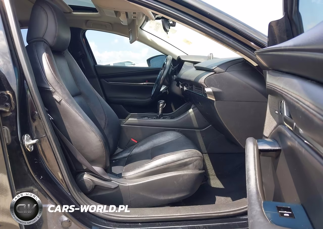 2020 Mazda Mazda3 Premium Package VIN:3MZBPBEMXLM125226 - 5
