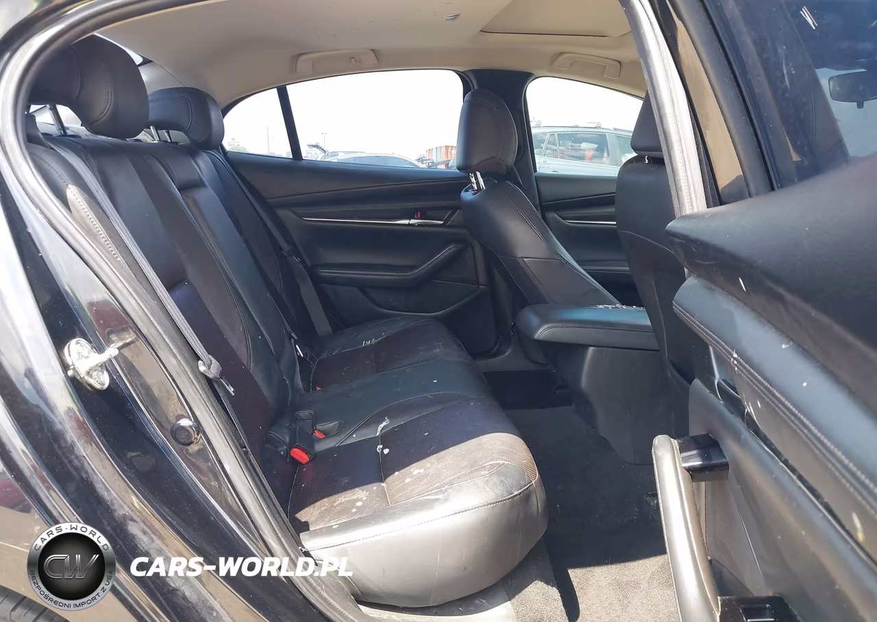 2020 Mazda Mazda3 Premium Package VIN:3MZBPBEMXLM125226 - 8
