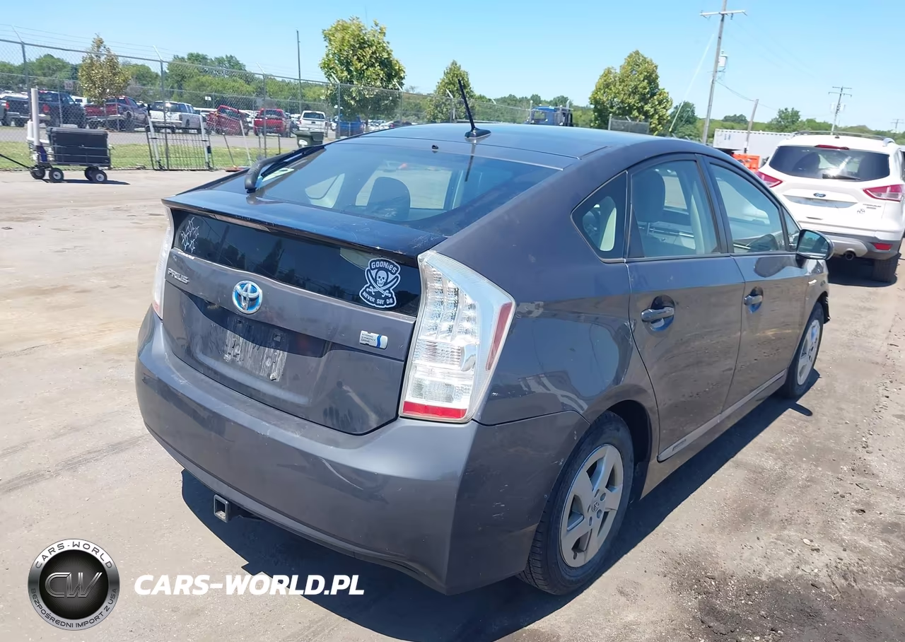 2011 Toyota Prius Four VIN:JTDKN3DU1B5264410 - 4